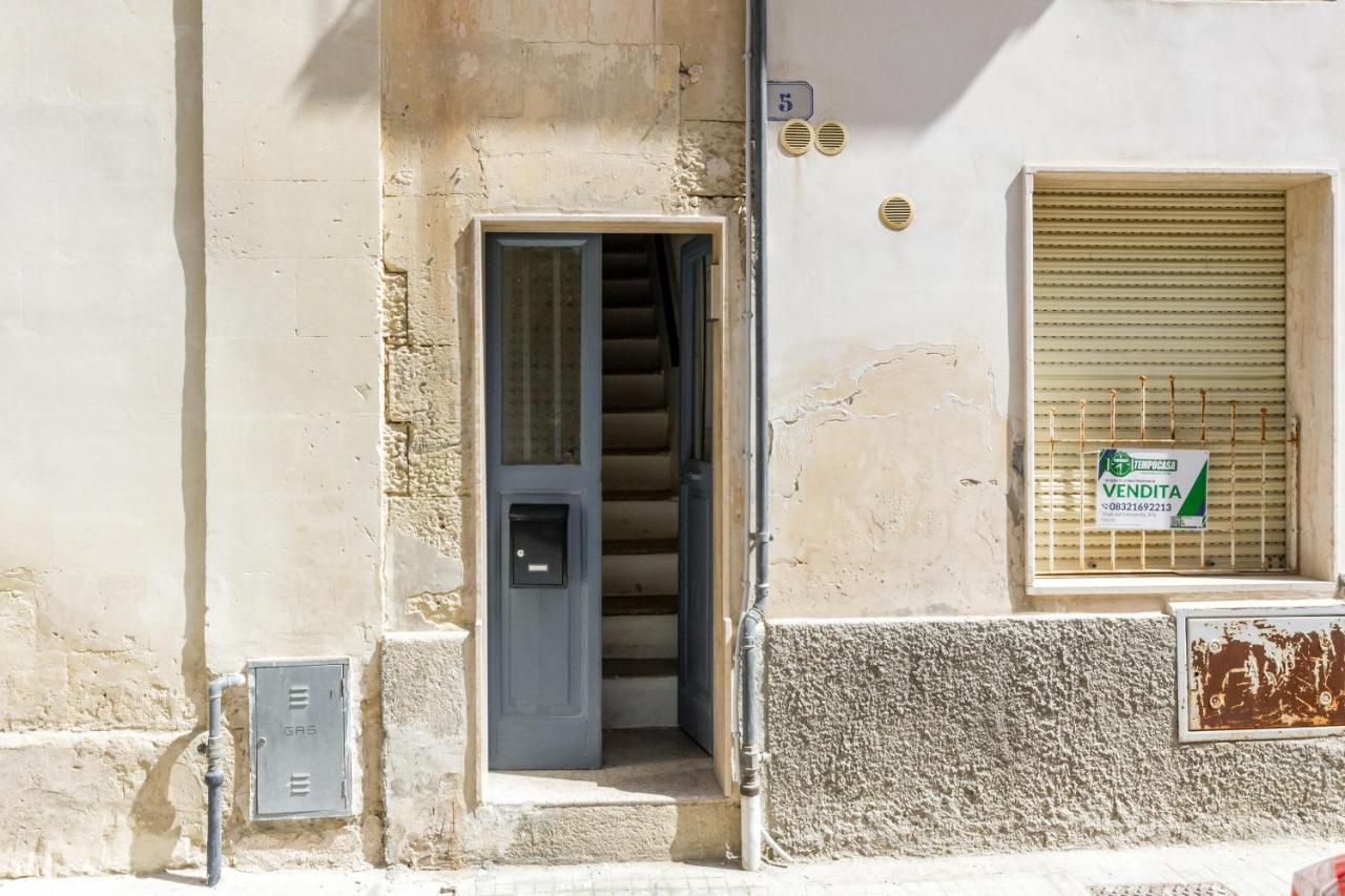 Lecce Center Charming Flat With Terrace Lägenhet Exteriör bild