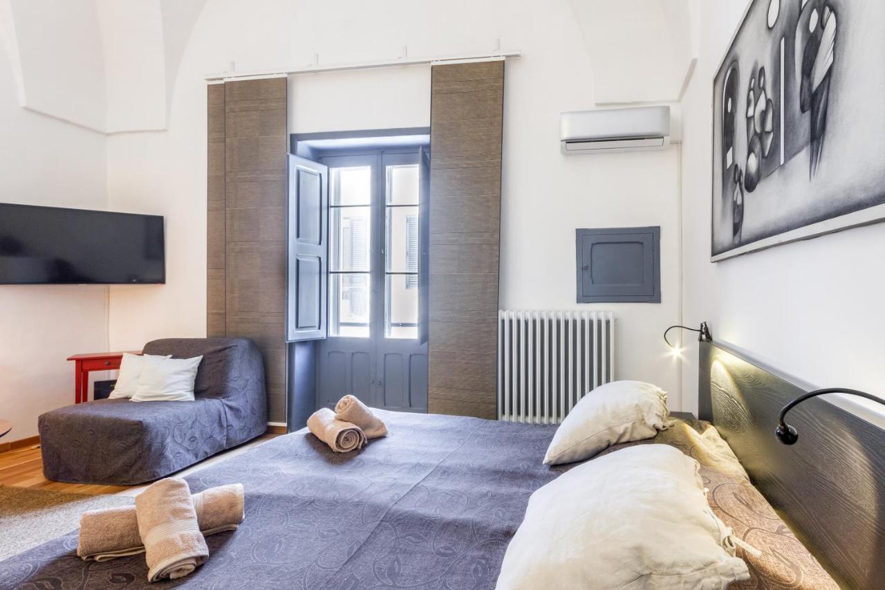 Lecce Center Charming Flat With Terrace Lägenhet Exteriör bild
